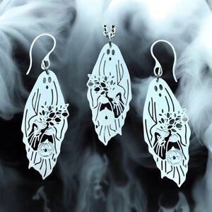 🆕 Ghost w Flowers Pumpkin Laser Etched Necklace and Earrings Set Stainless Steel
